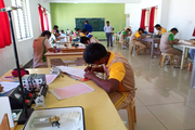 Maharishi Vidya Mandir Senior Secondary School-Science lab